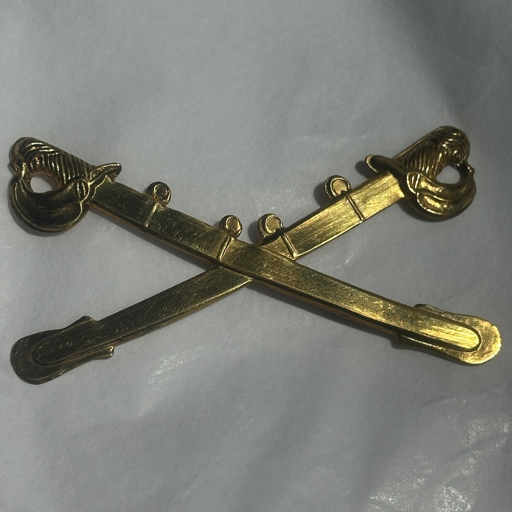 Antique US Cavalry Crossed Sabers Brass Hat Insignia 3.25" Military Badge